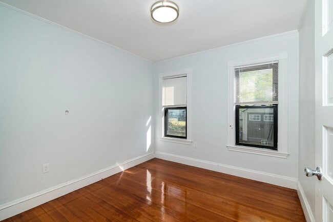 Building Photo - 21 Wollaston Ave
