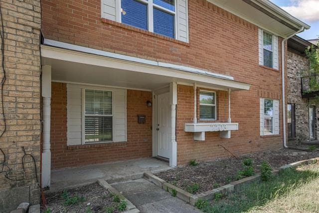 Building Photo - 2203 Sheraton Dr