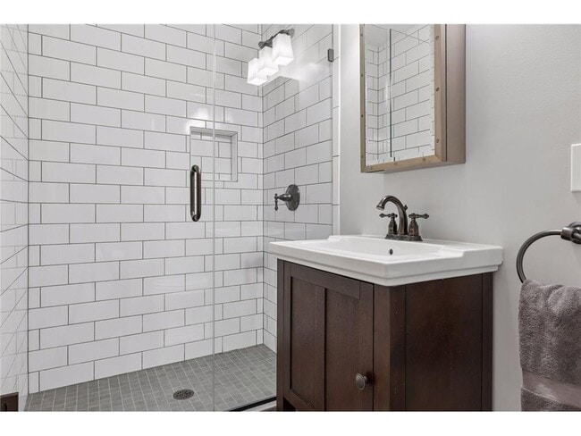 Building Photo - 3022 Emerson Ave S
