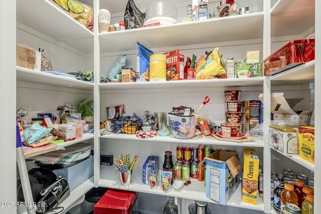 Building Photo - 9935 E Thornbush Ave