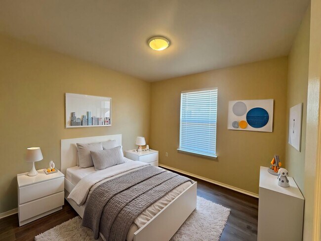 Building Photo - FRESHLY PAINTED  | ONE STORY  |  OPEN CONCEPT  |  GREAT LOCATION: 1604 & SHAENFIELD