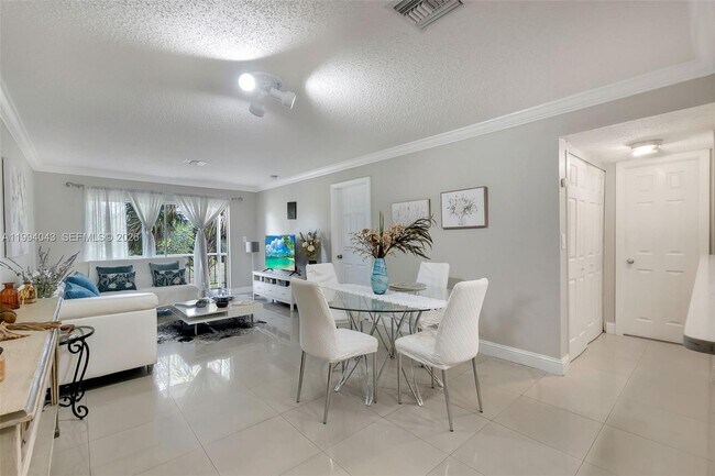 Building Photo - 1001 NW 45th St