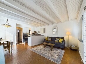 Building Photo - Beautiful Condo Available Now!