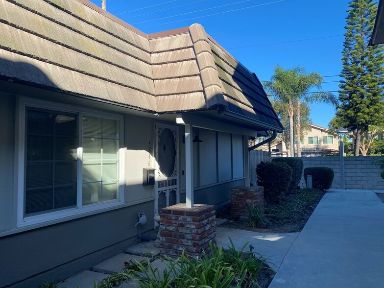 Building Photo - 4846 Larwin Ave