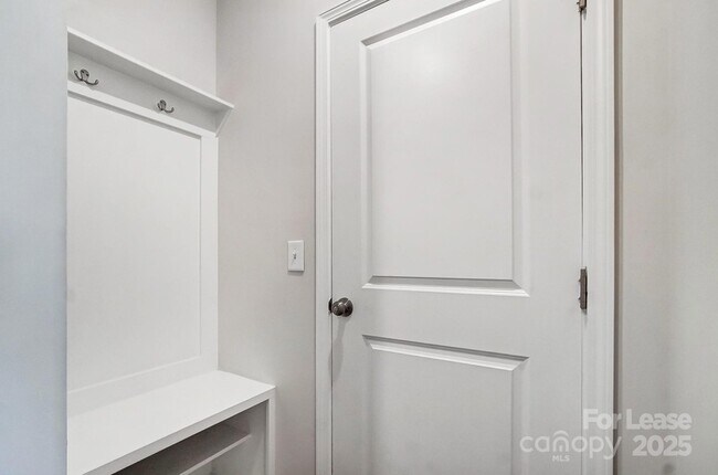 Building Photo - 7014 Fairmile Run