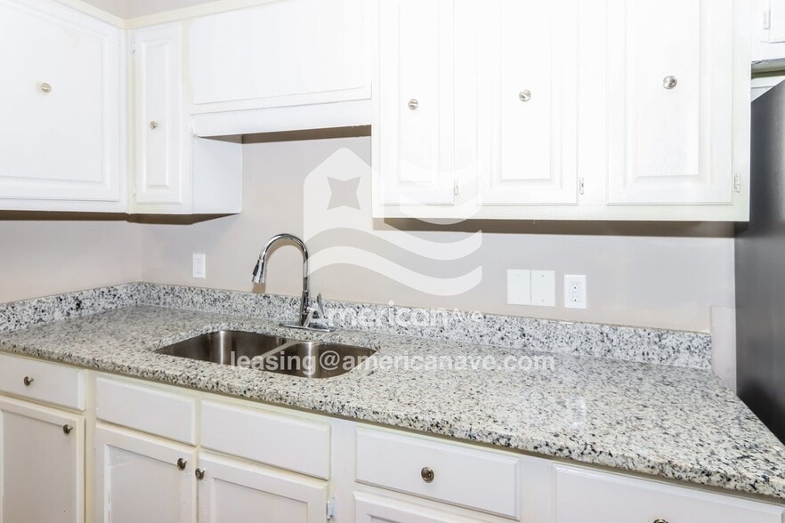 Building Photo - 5517 Janeru Cir