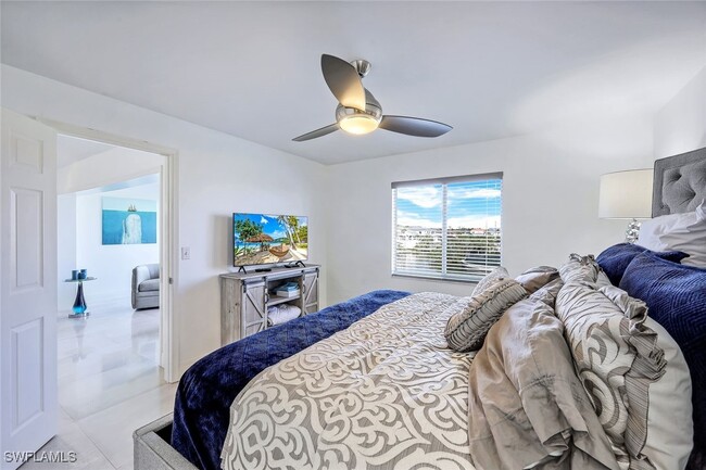 Building Photo - 10684 Gulf Shore Dr