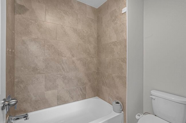 Building Photo - 1506 Sombras Dr