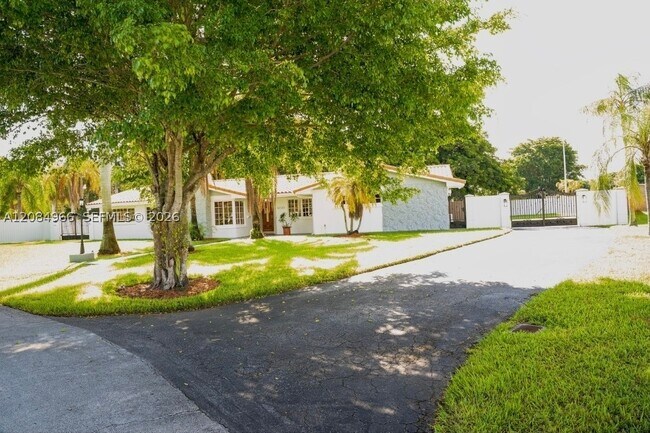 Building Photo - 8220 SW 87th Terrace