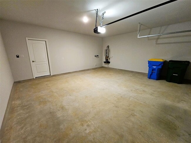 Building Photo - 104 Greinert Dr