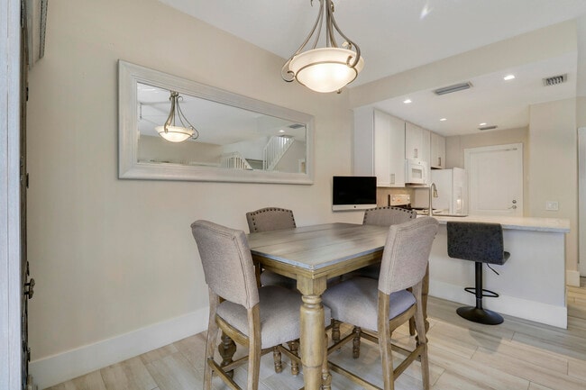 Building Photo - 6 Oakleaf Ct