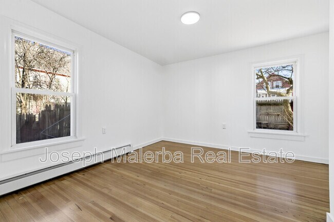 Building Photo - 159 Connecticut Ave