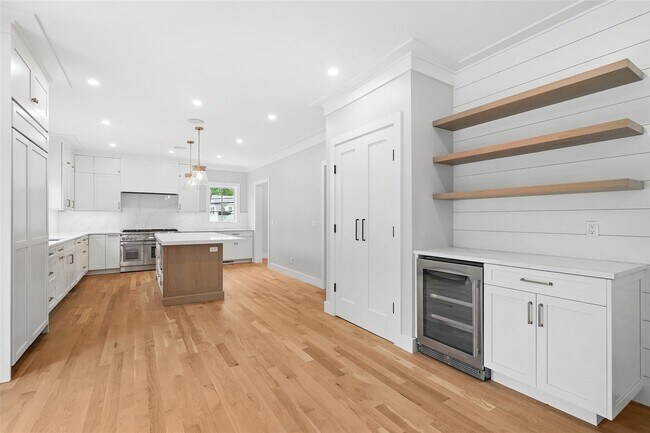 Building Photo - 2 Lavender Ln