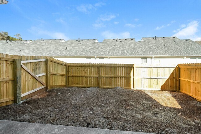 Building Photo - Beautifully Updated 3 Bedroom Home with Modern Upgrades in Marietta