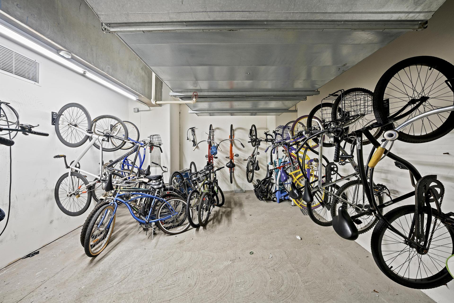 Building Photo - 1025 Island Ave