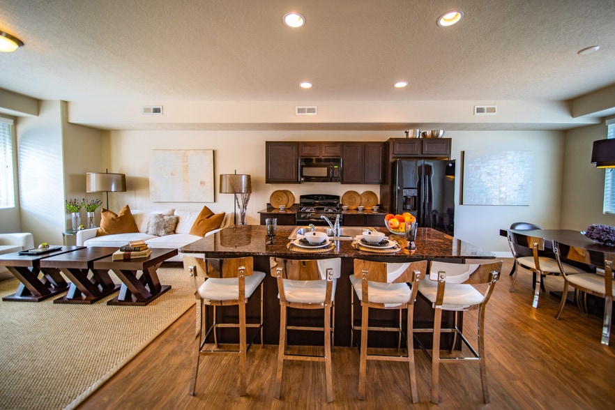 Primary Photo - Solameer