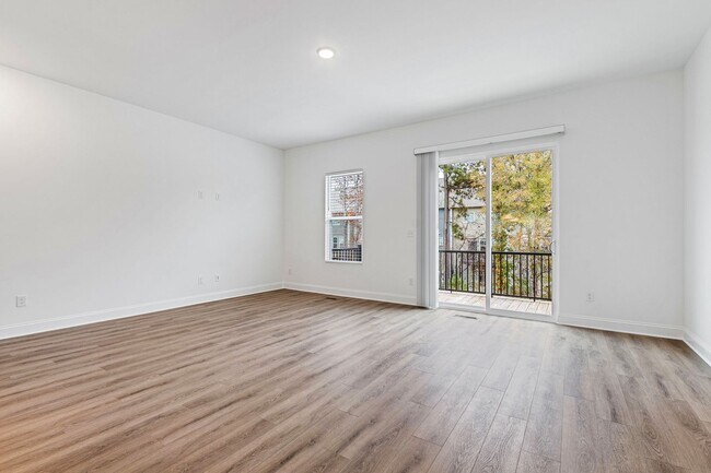 Building Photo - Stunning 4-Bedroom Home for Rent in Prime Cary Location!