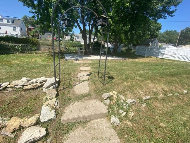 Building Photo - 3BR Aksarben- walking distance UNO, Availa...