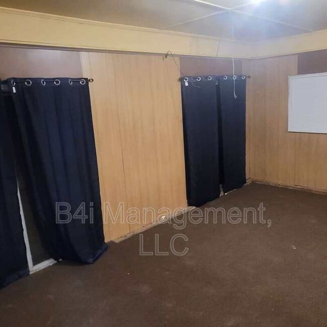 Building Photo - 2120 Milano Dr
