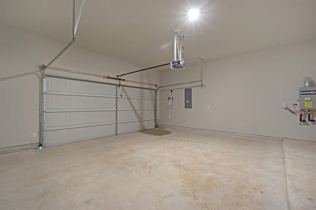 Building Photo - 7616 Redondo Dr