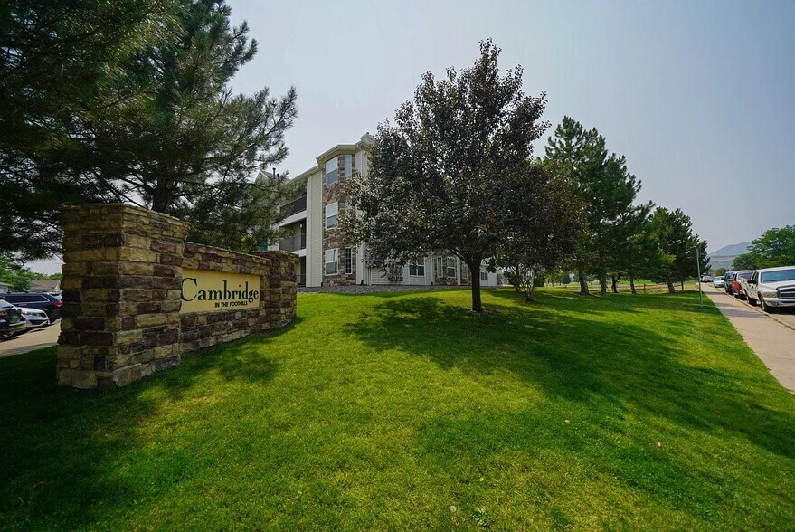 Building Photo - 12304 W Cross Dr