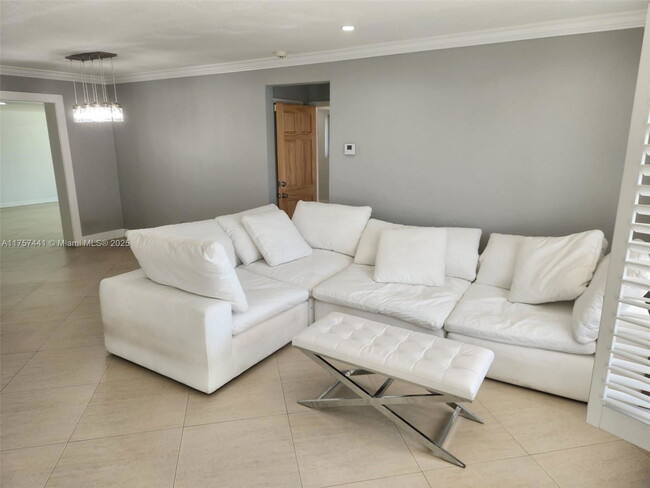 Building Photo - 4301 SW 85th Ave