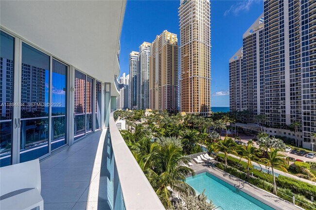 Building Photo - 17550 Collins Ave