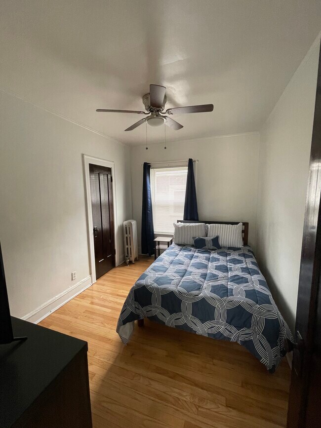 Building Photo - 1219 N Laramie Ave