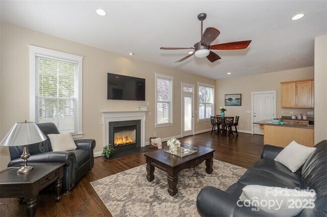 Building Photo - 188 Water Oak Dr