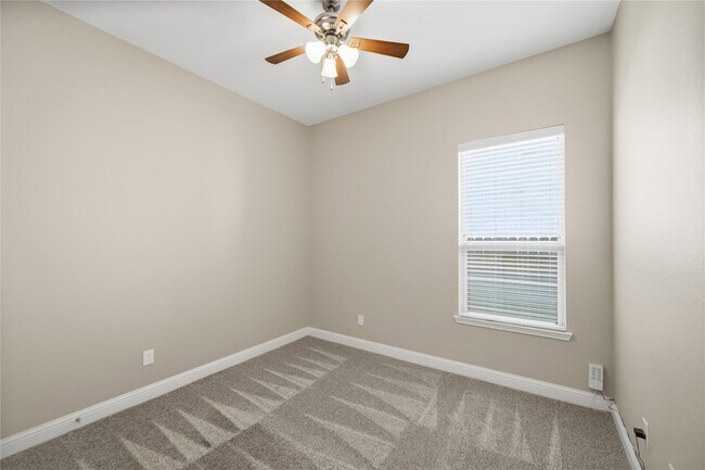 Building Photo - 14915 Violet Willow Ct