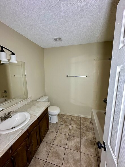 Guest Bathroom - 500 N 46th St