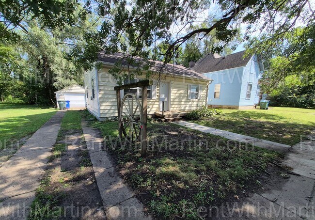 Building Photo - 1212 Lincoln St