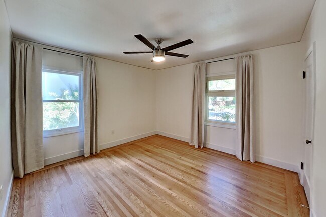 Building Photo - Charming Land Park Cottage – A Hidden Gem in the Heart of the City