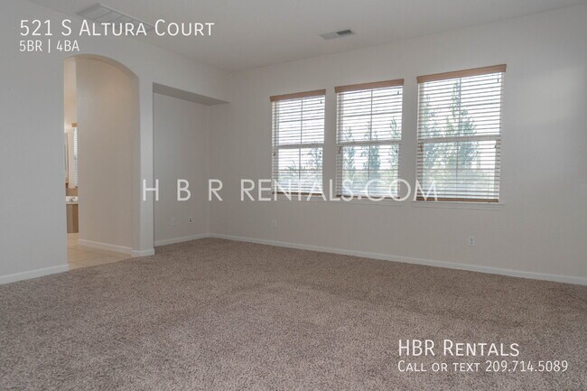 Building Photo - 521 S Altura Ct