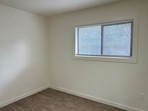 Building Photo - Darling Fully Remodeled Two Bedroom with G...