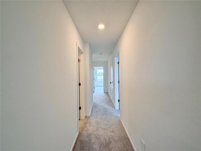 Building Photo - 842 Lynx St
