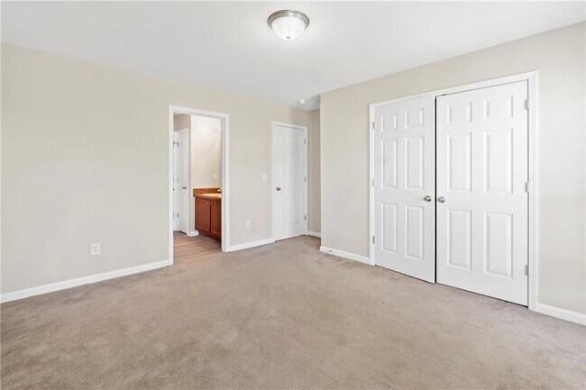 Building Photo - 4660 Lake Hill Trail