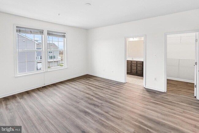 Building Photo - 6202 Davinci St