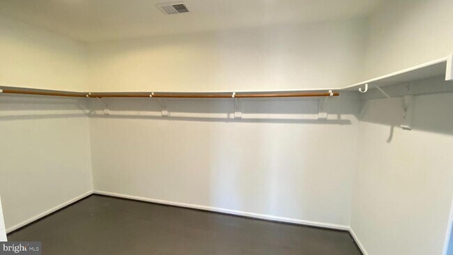 Building Photo - 43861 Hartley Pl