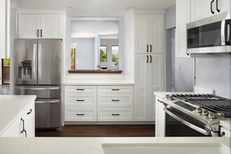 Building Photo - 42 Oakcrest Dr