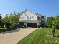 Building Photo - 3 bedroom New Berlin townhome