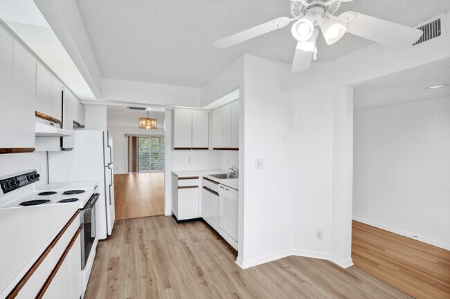 Building Photo - 1501 Cayman Way