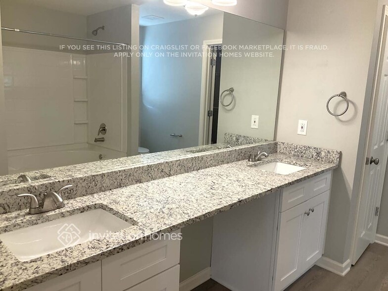 Building Photo - 70 Mercer Ln