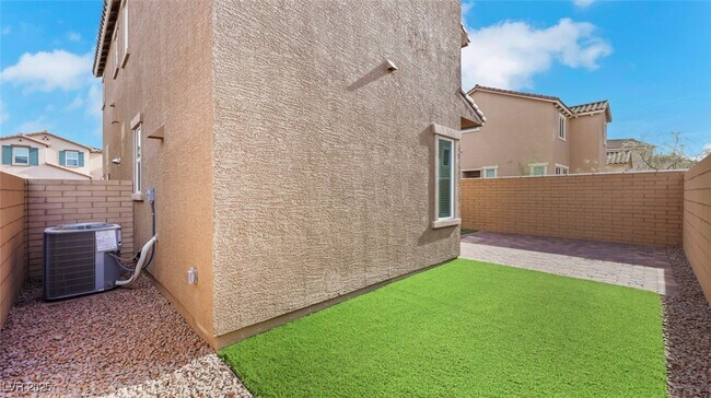 Building Photo - 404 Grand Toccata St