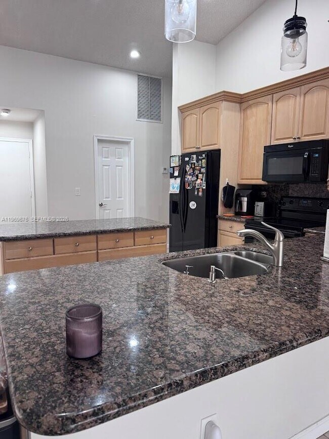 Building Photo - 1080 NW 100th Way