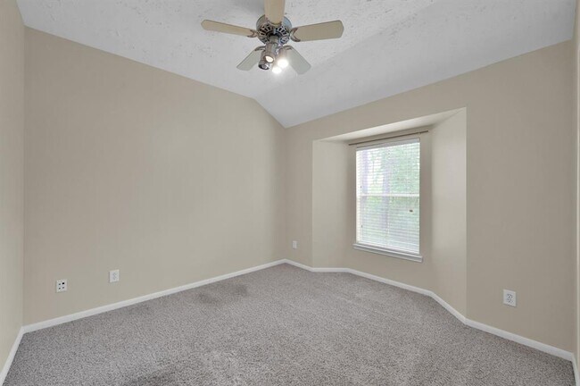 Building Photo - 8051 Bay Branch Dr