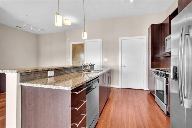 Building Photo - 870 Inman Vlg Pkwy NE