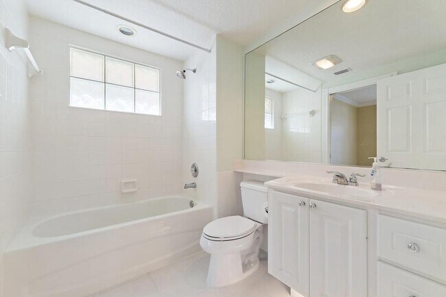 Building Photo - 4526 Illicium Dr