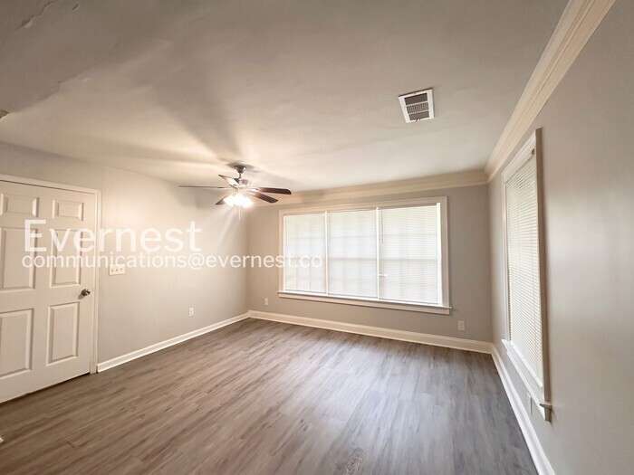 Building Photo - 206 Harwell Rd NW