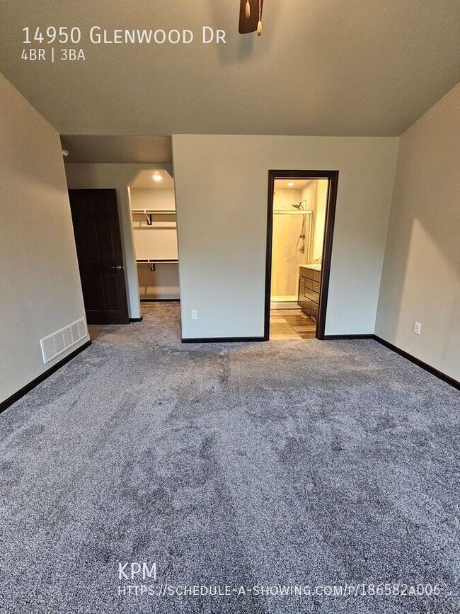 Building Photo - 14950 Glenwood Dr